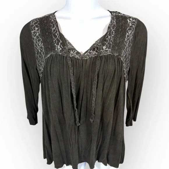 Gimmicks by BKE Top XL Black Flowy Lace 3/4 Sleeve Tie-Neck Women's Goth Dark - Picture 1 of 13
